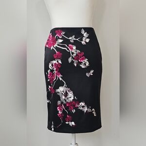 WHITE HOUSE BLACK MARKET Women's Multicolor Satin Floral‎ Black Skirt. Size 00